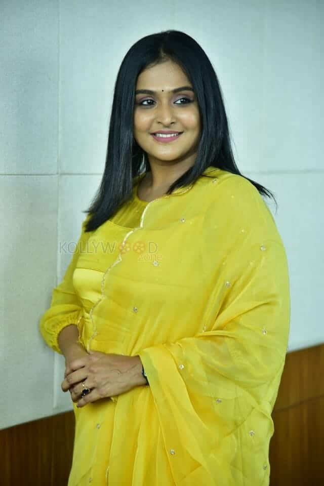 Actress Remya Nambeesan at Dayaa Movie Interview Photos 02