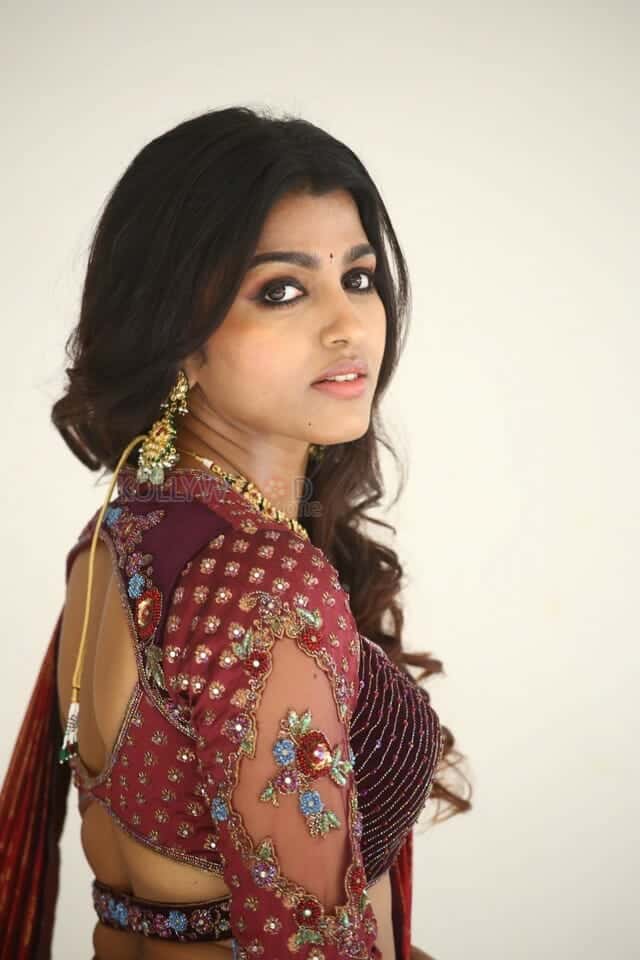 Actress Sai Dhanshika at Shikaru Movie Press Meet Photos 31
