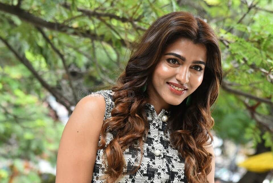 Actress Sai Dhanshika at Shikaru Movie Press Meet Pictures 09