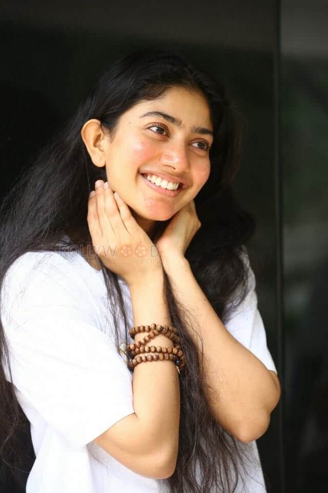 Actress Sai Pallavi at Virata Parvam Movie Interview Pictures 06