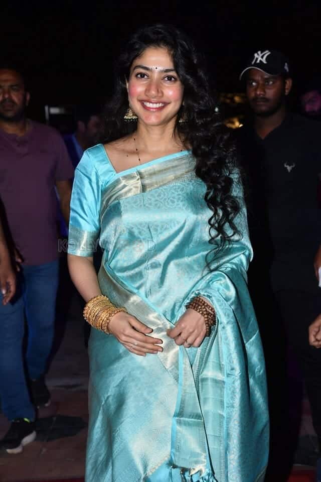 Actress Sai Pallavi at Virata Parvam Movie Pre Release Event Photos 01