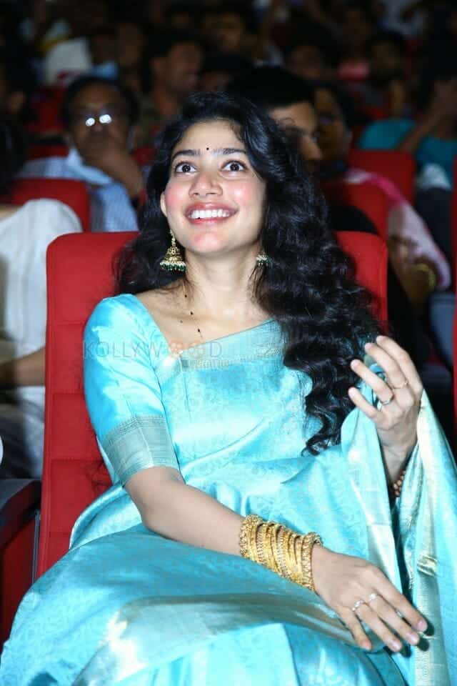 Actress Sai Pallavi at Virata Parvam Movie Pre Release Event Photos 05