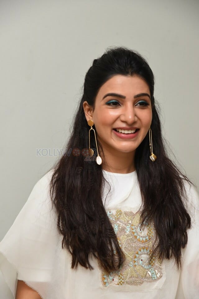 Actress Samantha Akkineni At Oh Baby Success Meet Pictures