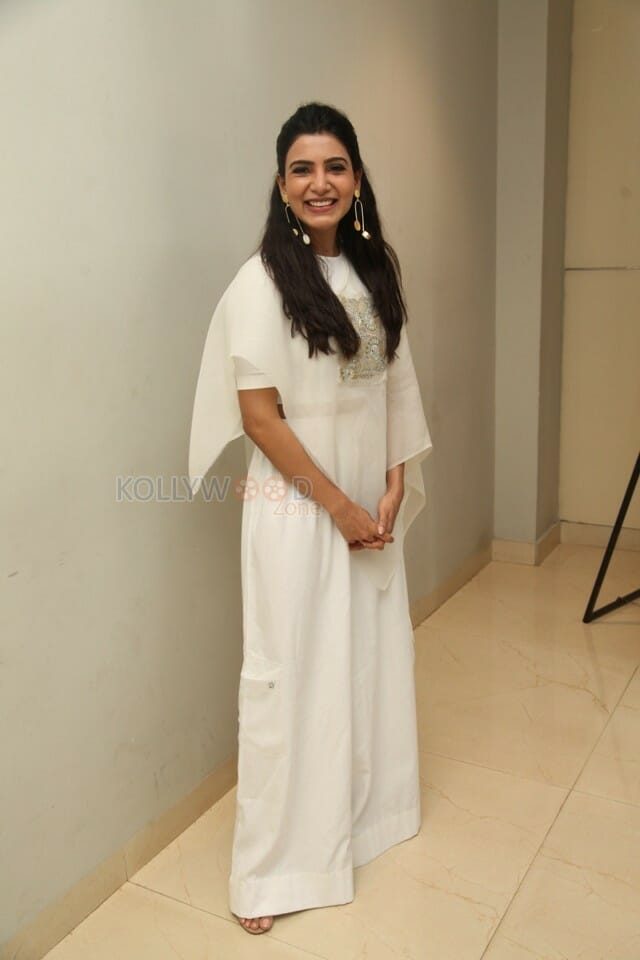 Actress Samantha Akkineni At Oh Baby Success Meet Pictures