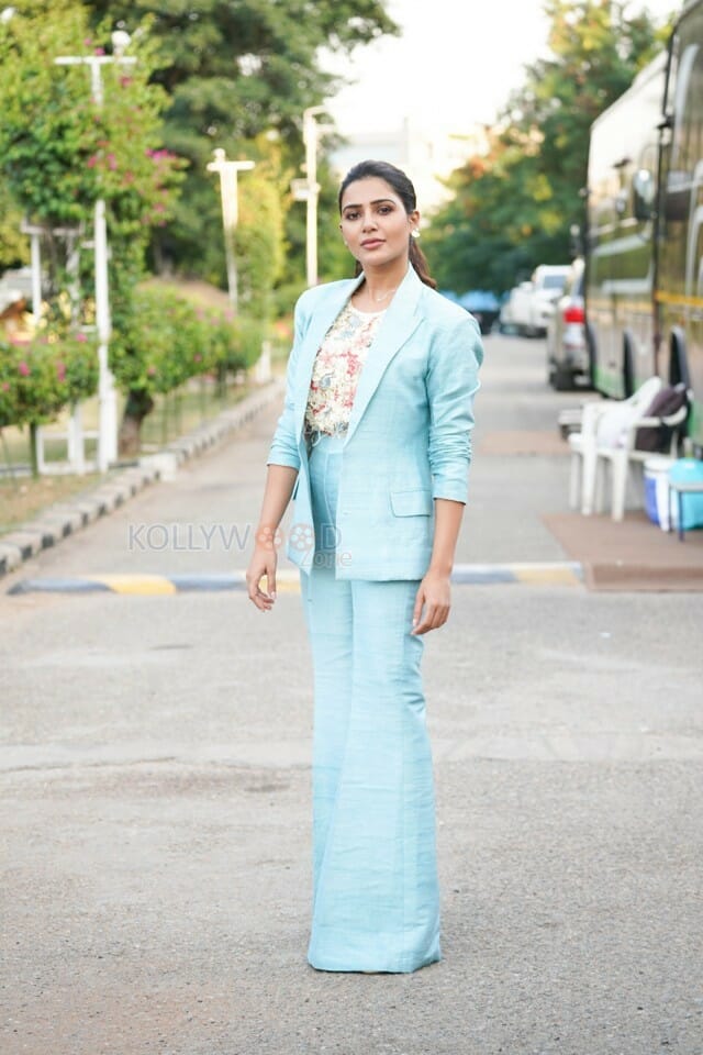 Actress Samantha Akkineni From The Sets Of Samjam Photos