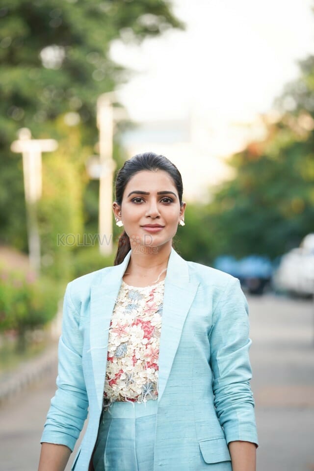Actress Samantha Akkineni From The Sets Of Samjam Photos