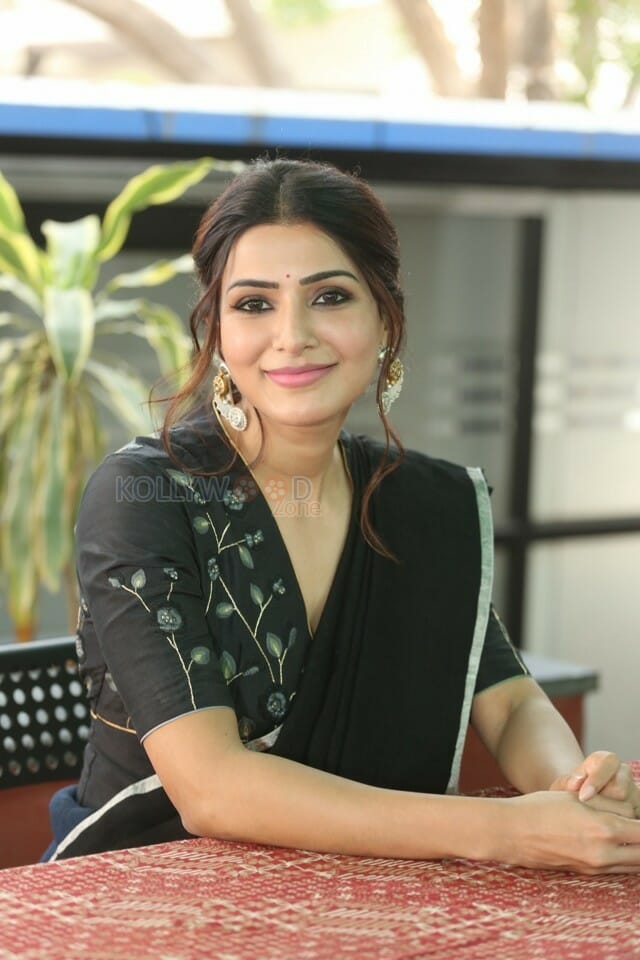 Actress Samantha At Jaanu Movie Interview Photos