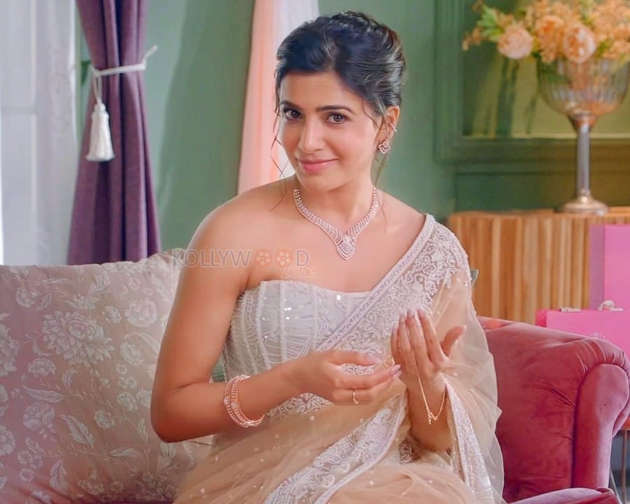 Actress Samantha Ruth Prabhu in a Corset Blouse and Transparent White Saree with a Diamond Necklace Photos 02