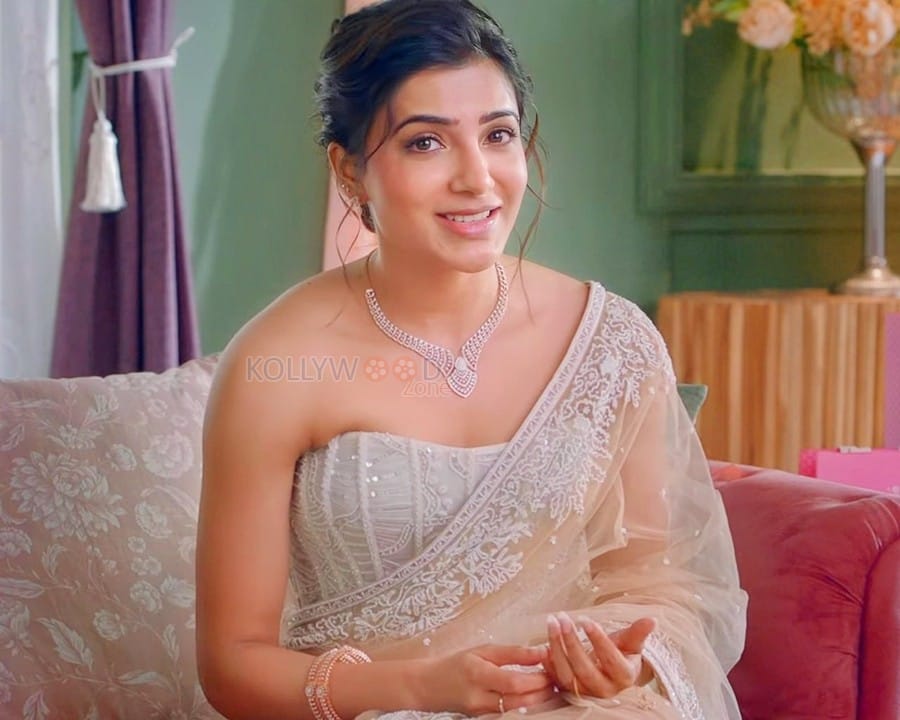 Actress Samantha Ruth Prabhu in a Corset Blouse and Transparent White Saree with a Diamond Necklace Photos 03