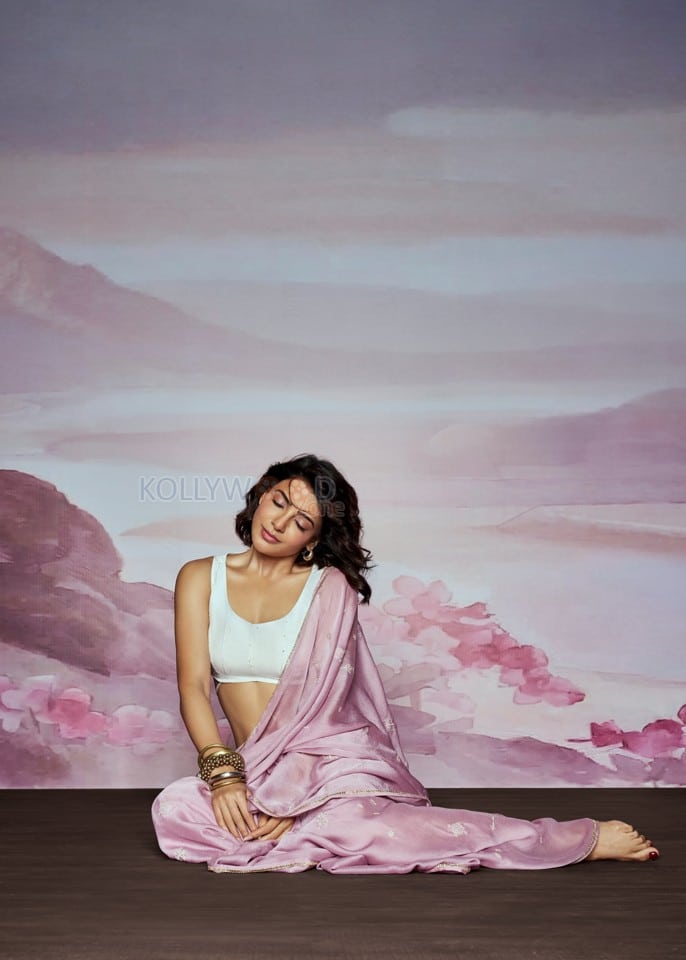 Actress Samantha Ruth in a Pink Saree and White Blouse Photos 02
