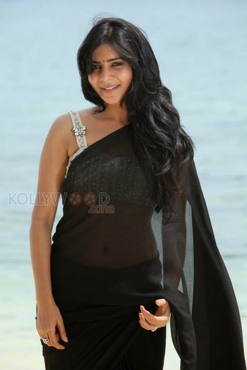 Actress Samantha Sexy Saree Photos