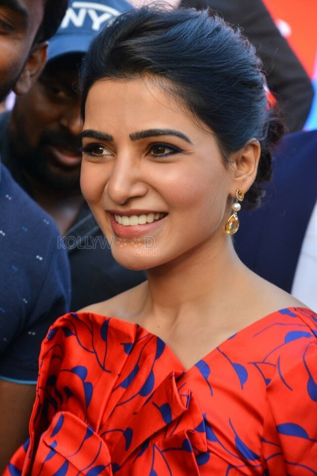 Actress Samantha Stills At Samsung SE Mobile Launch