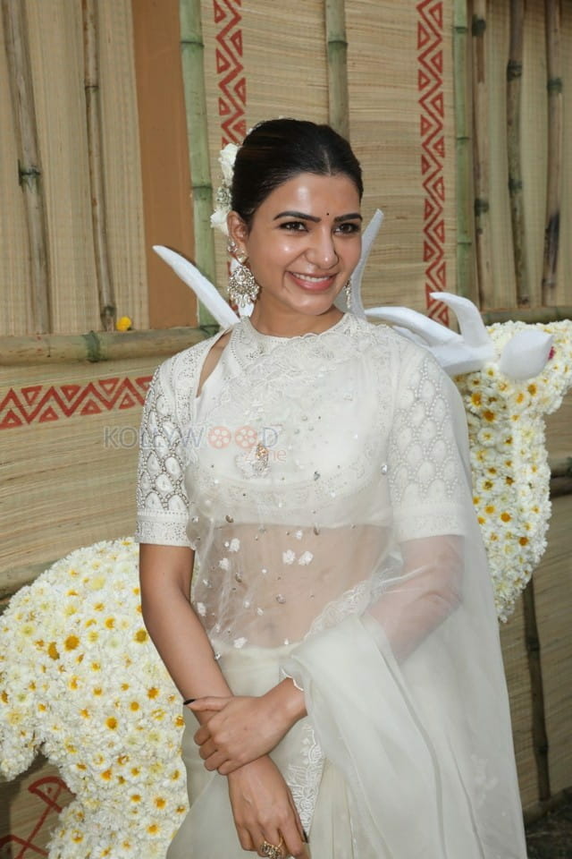 Actress Samantha at Shakuntalam Movie Opening Pictures