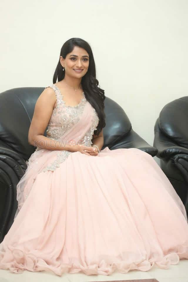 Actress Sandhya Raju at Natyam Movie Pre Release Event Pictures 12