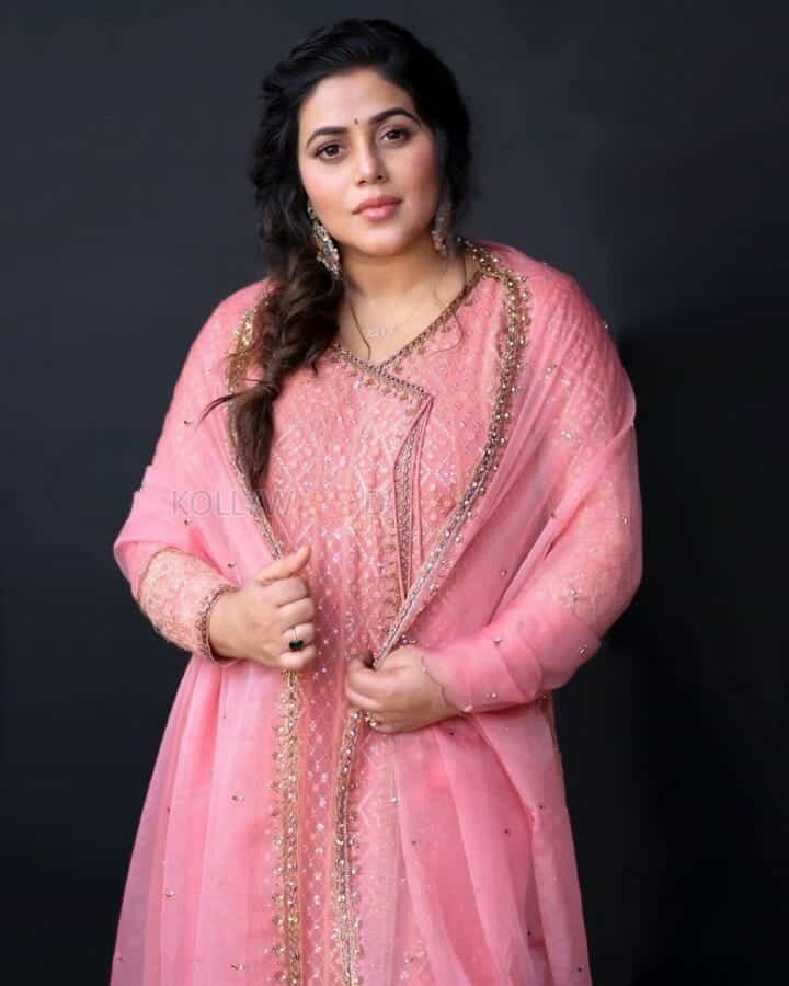 Actress Shamna Kasim New Photoshoot Stills 02