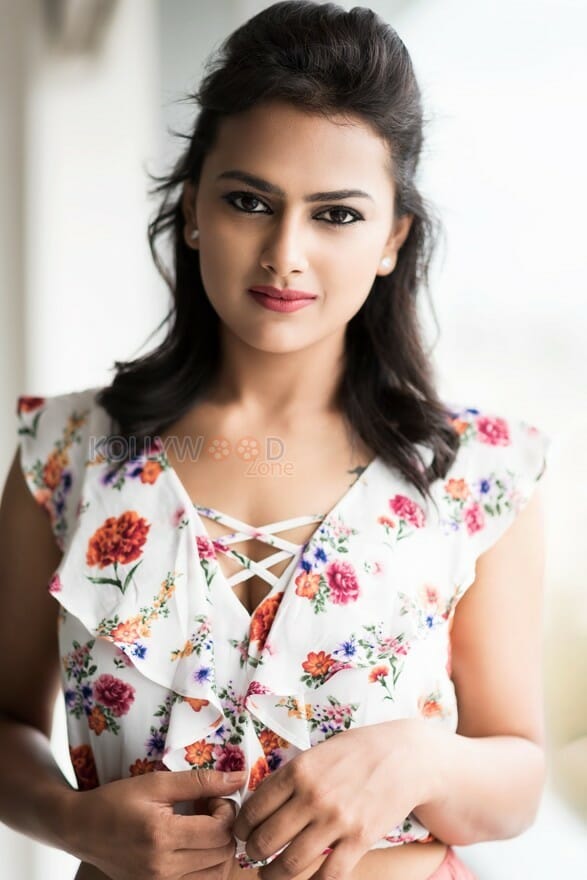 Actress Shraddha Srinath Photoshoot Pictures