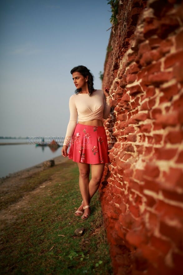 Actress Shraddha Srinath Photoshoot Pictures