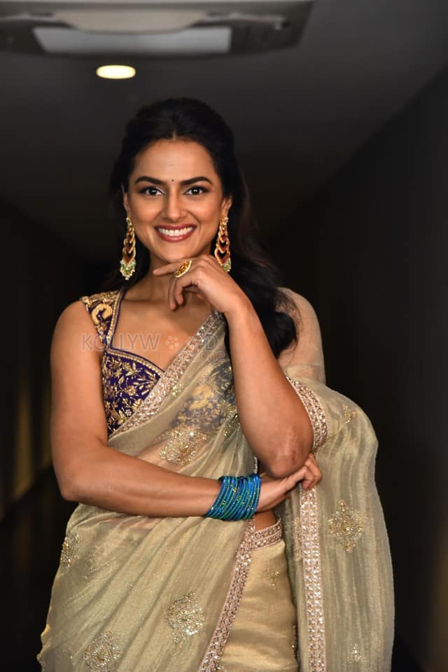 Actress Shraddha Srinath at Aaryan Movie Pre Release Event Stills 17