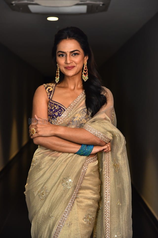 Actress Shraddha Srinath at Aaryan Movie Pre Release Event Stills 18