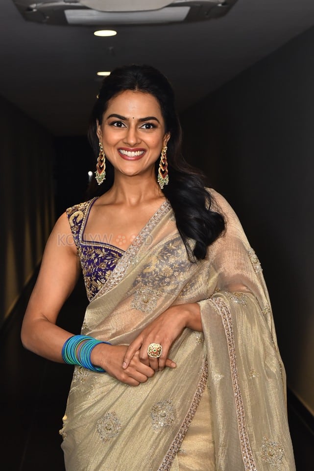 Actress Shraddha Srinath at Aaryan Movie Pre Release Event Stills 21