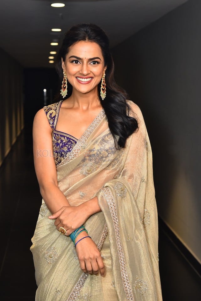 Actress Shraddha Srinath at Aaryan Movie Pre Release Event Stills 25