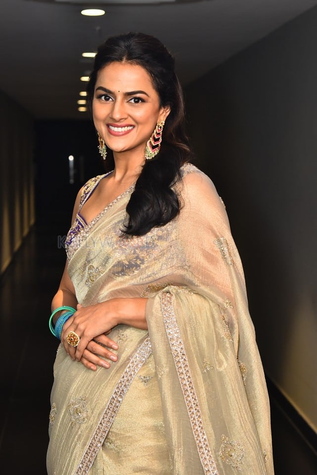 Actress Shraddha Srinath at Aaryan Movie Pre Release Event Stills 27