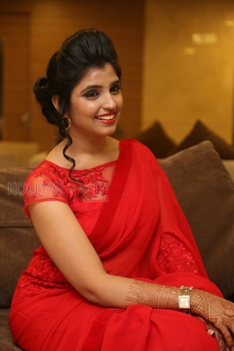Actress Shyamala Red Saree Pictures