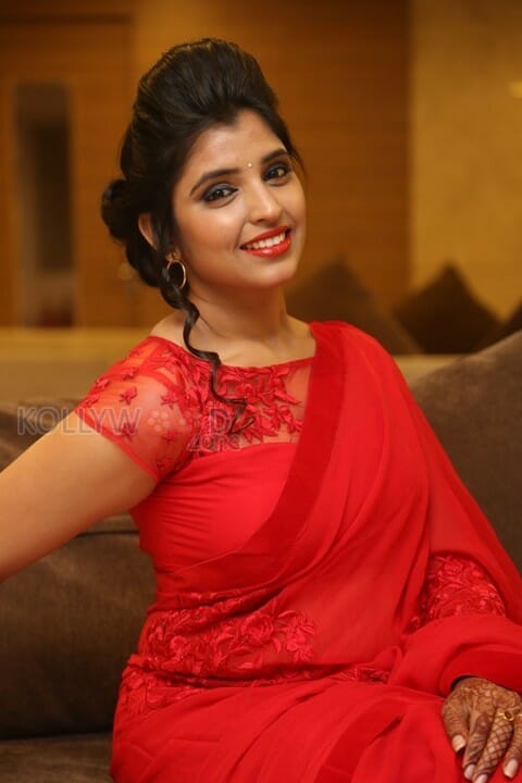 Actress Shyamala Red Saree Pictures