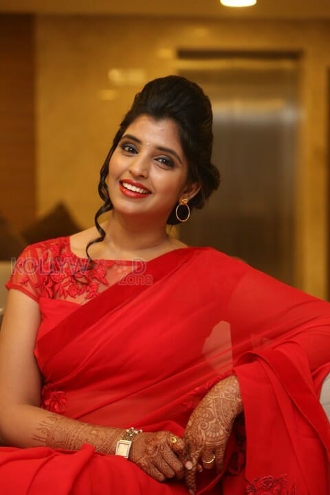 Actress Shyamala Red Saree Pictures