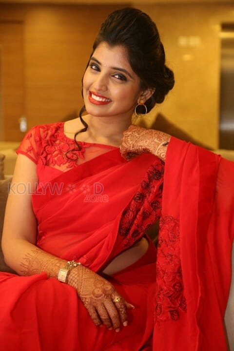 Actress Shyamala Red Saree Pictures