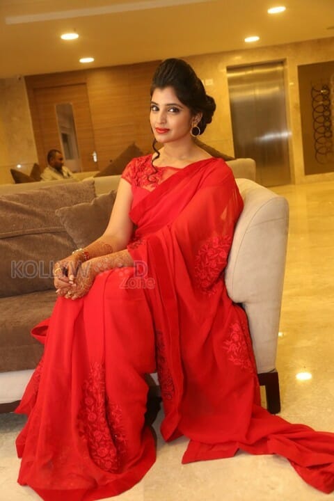 Actress Shyamala Red Saree Pictures