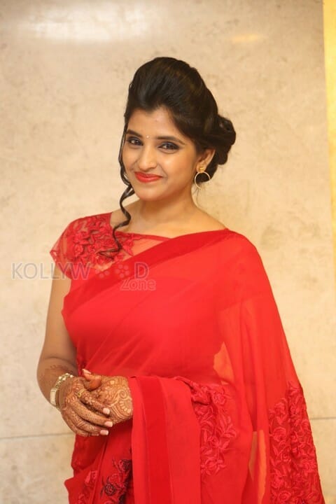 Actress Shyamala Red Saree Pictures