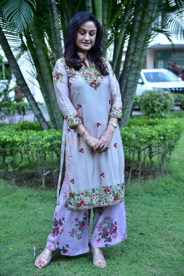 Actress Sonia Agarwal at 7G Rainbow Colony Re Release Press Meet Photos 27