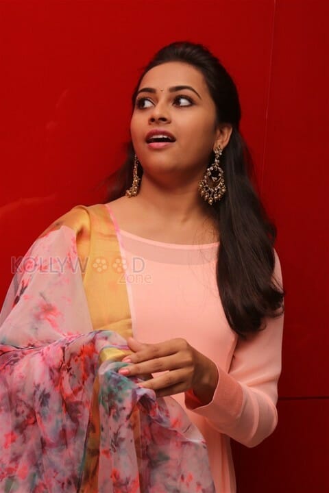 Actress Sri Divya At Maaveeran Kittu Audio Launch Photos