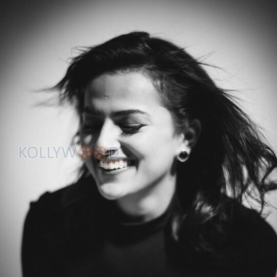 Actress Sshraddha Srinath Photos