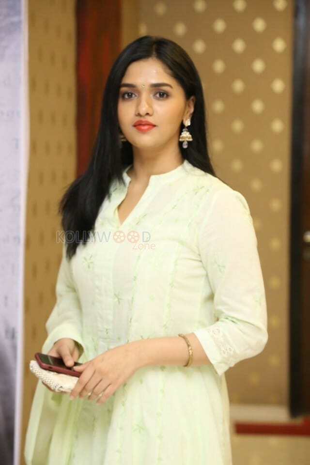 Actress Sunaina At Kaasi Pre release Event Photos