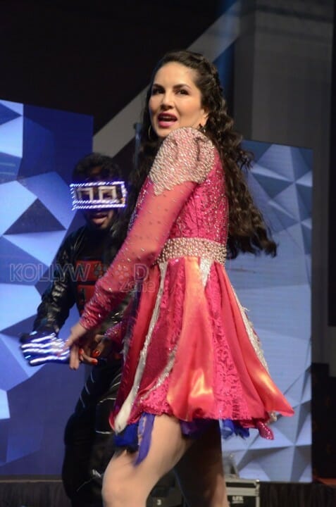 Actress Sunny Leone Dance Pics