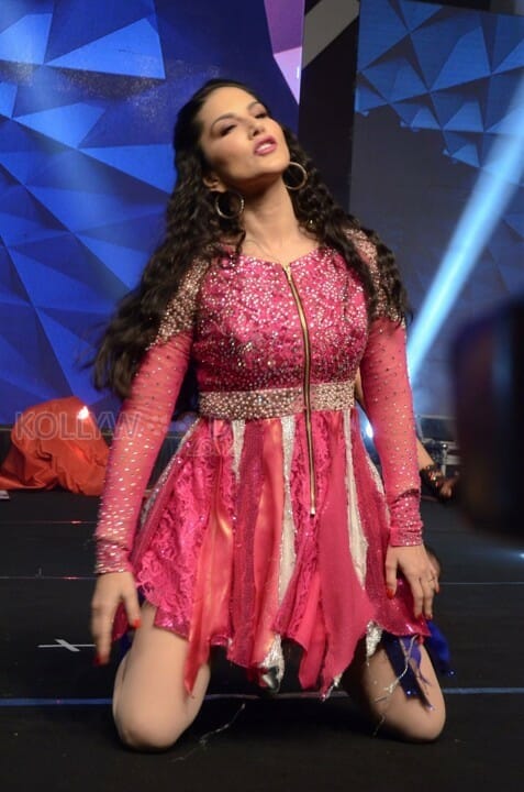 Actress Sunny Leone Dance Pics