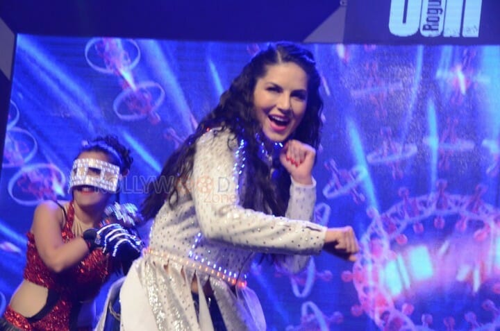 Actress Sunny Leone Dance Pics
