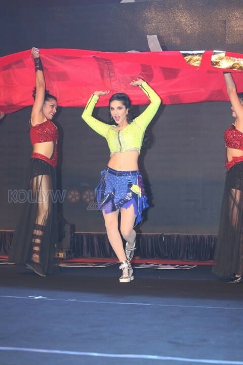 Actress Sunny Leone Dance Pics