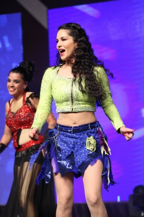 Actress Sunny Leone Dance Pics