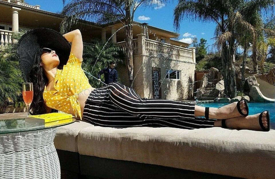 Actress Sunny Leone Latest Sexy Photoshoot Pictures