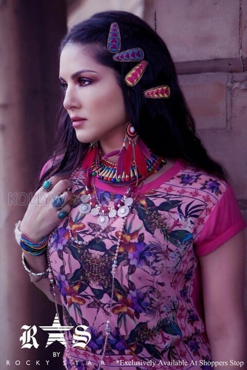 Actress Sunny Leone New Photos