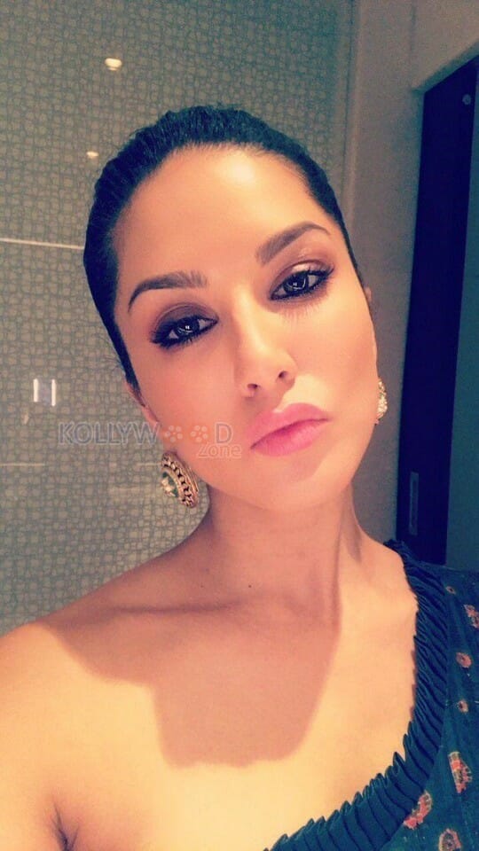 Actress Sunny Leone Unseen Photos