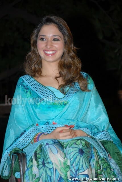 Actress Tamanna Beautiful Pictures