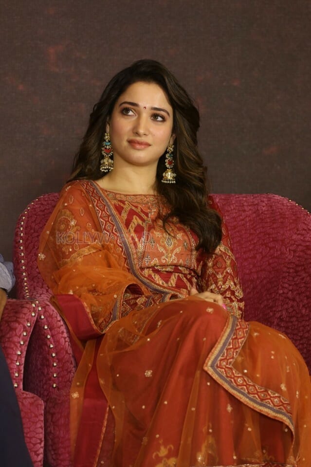 Actress Tamannaah At Sye Raa Movie Press Meet Photos