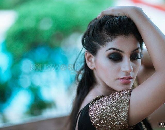 Actress Yaashika Anand Photoshoot Pictures