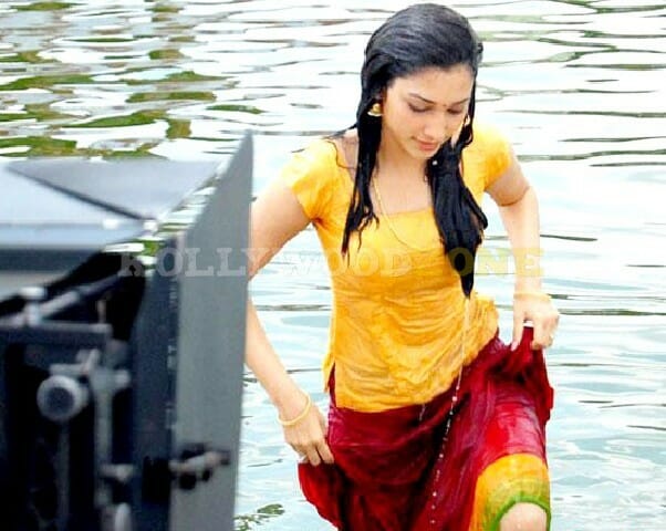 Actress tammana padikathavan movie photo gallery hot