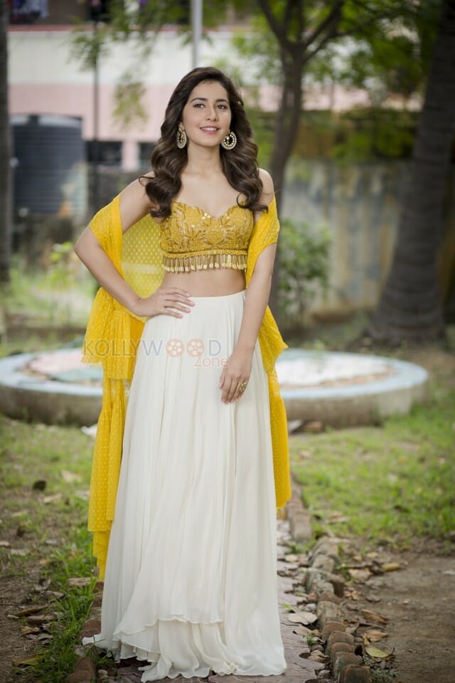 Adangamaru Heroine Rashi Khanna Stills