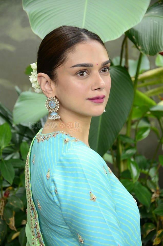 Aditi Rao Hydari at Maha Samudram Movie Promotion Photoshoot Pictures 14